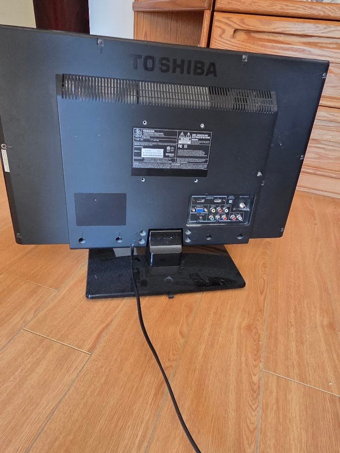 Toshiba REGZA 23" LCD TV - photo 2