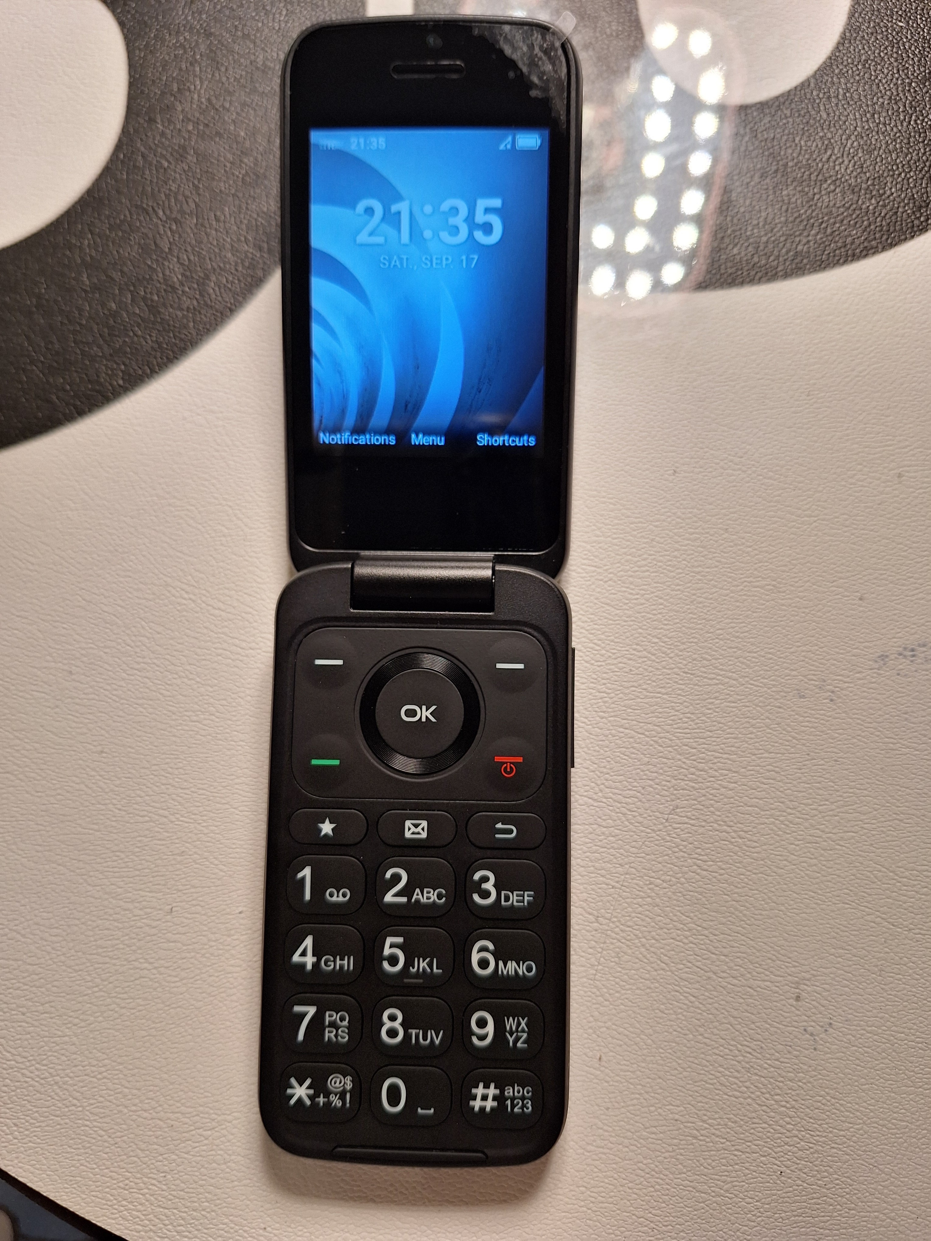 TCL Flip Phone 4058E PRICE FIRM - photo 4