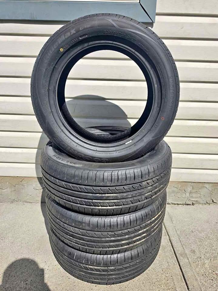 Set of 4 Goodride RideMax G-118 Tires 205/55R16 - photo 2