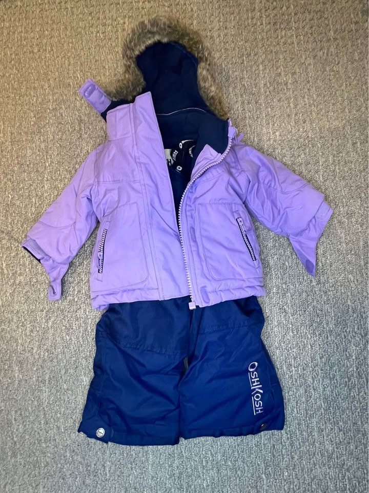 LIKE NEW OshKosh B'gosh 2-Piece Snowsuit sized 12 months