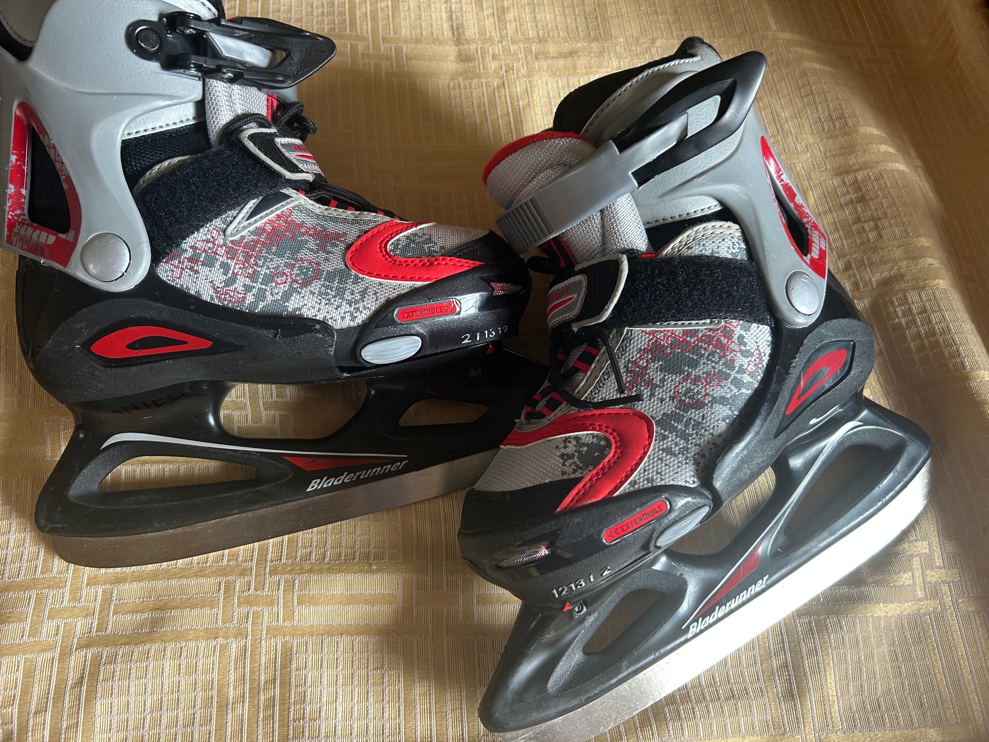 Bladerunner Extendable Ice Skates