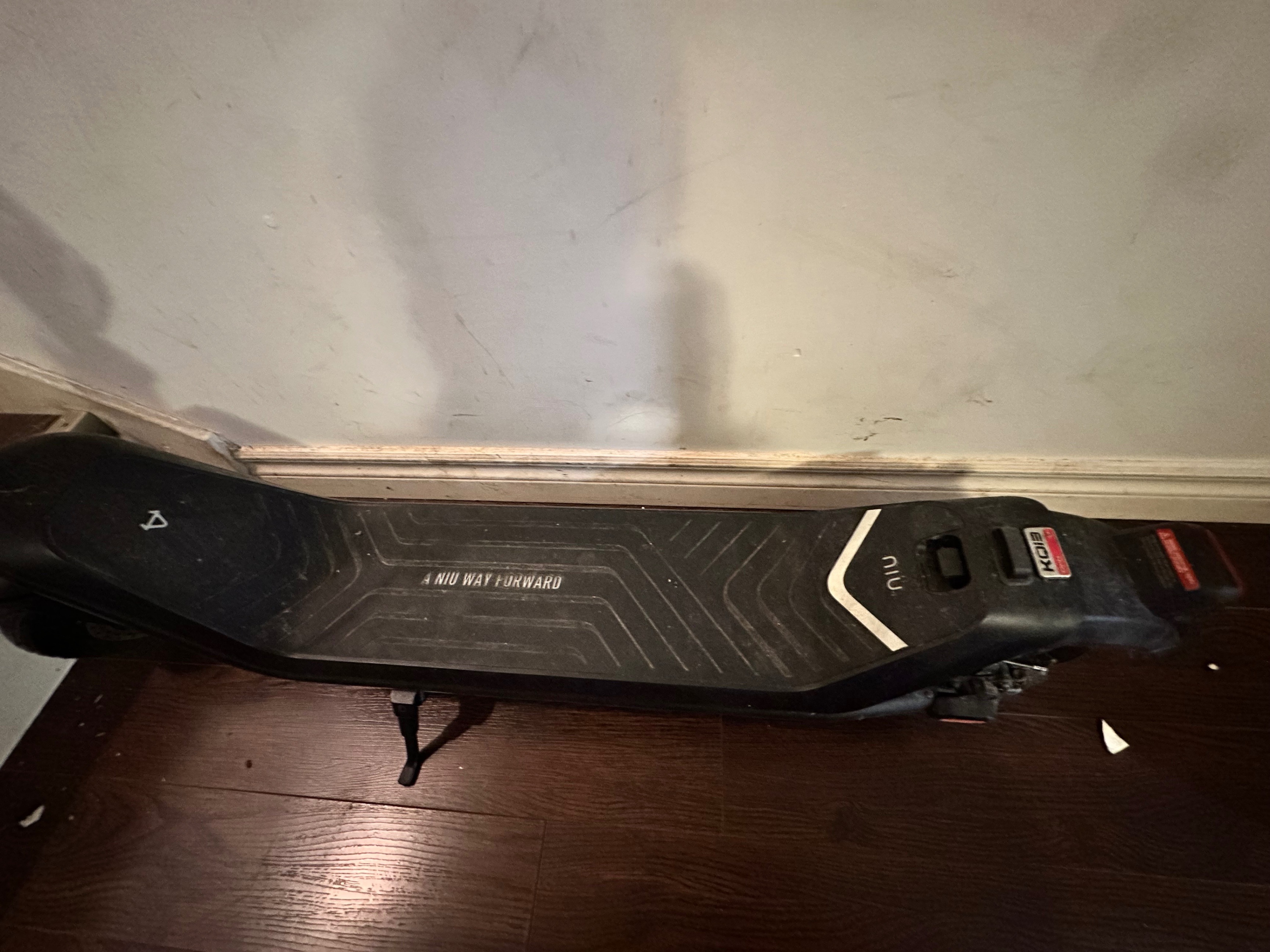 NIU KQi3 Pro Electric Scooter, Black - photo 2