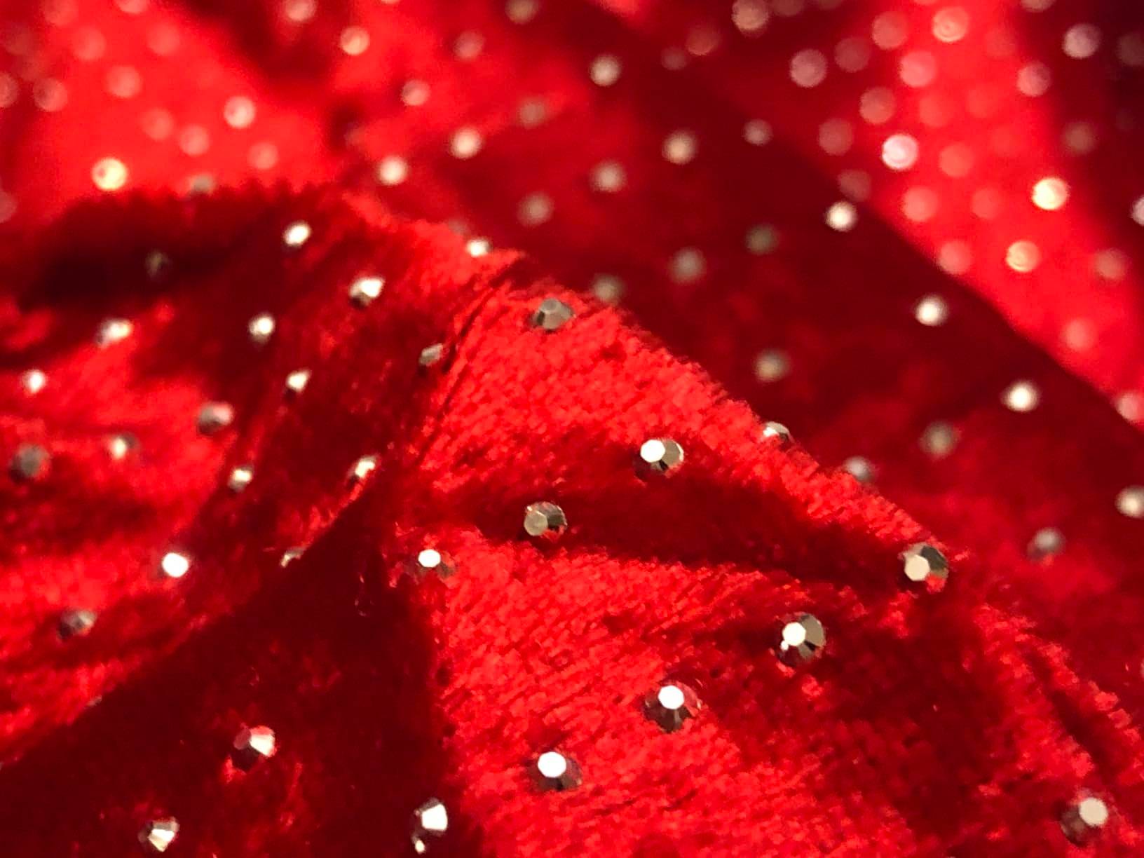 • 48" Red Velvet Christmas Tree Skirt with Sequins & Ruffles - photo 5