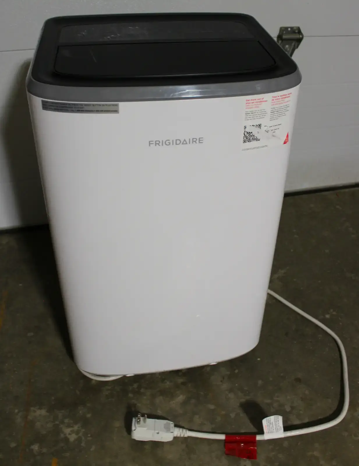Frigidaire Portable Air Conditioner - Works Great (Scratched) - photo 3