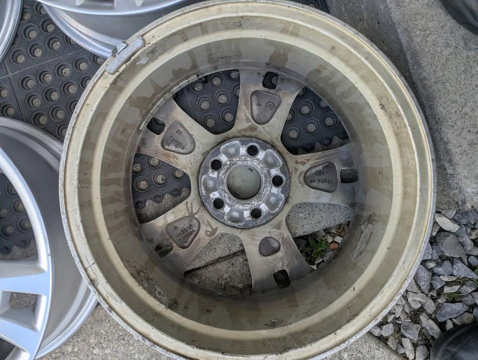 17-inch Toyota Rims - photo 2