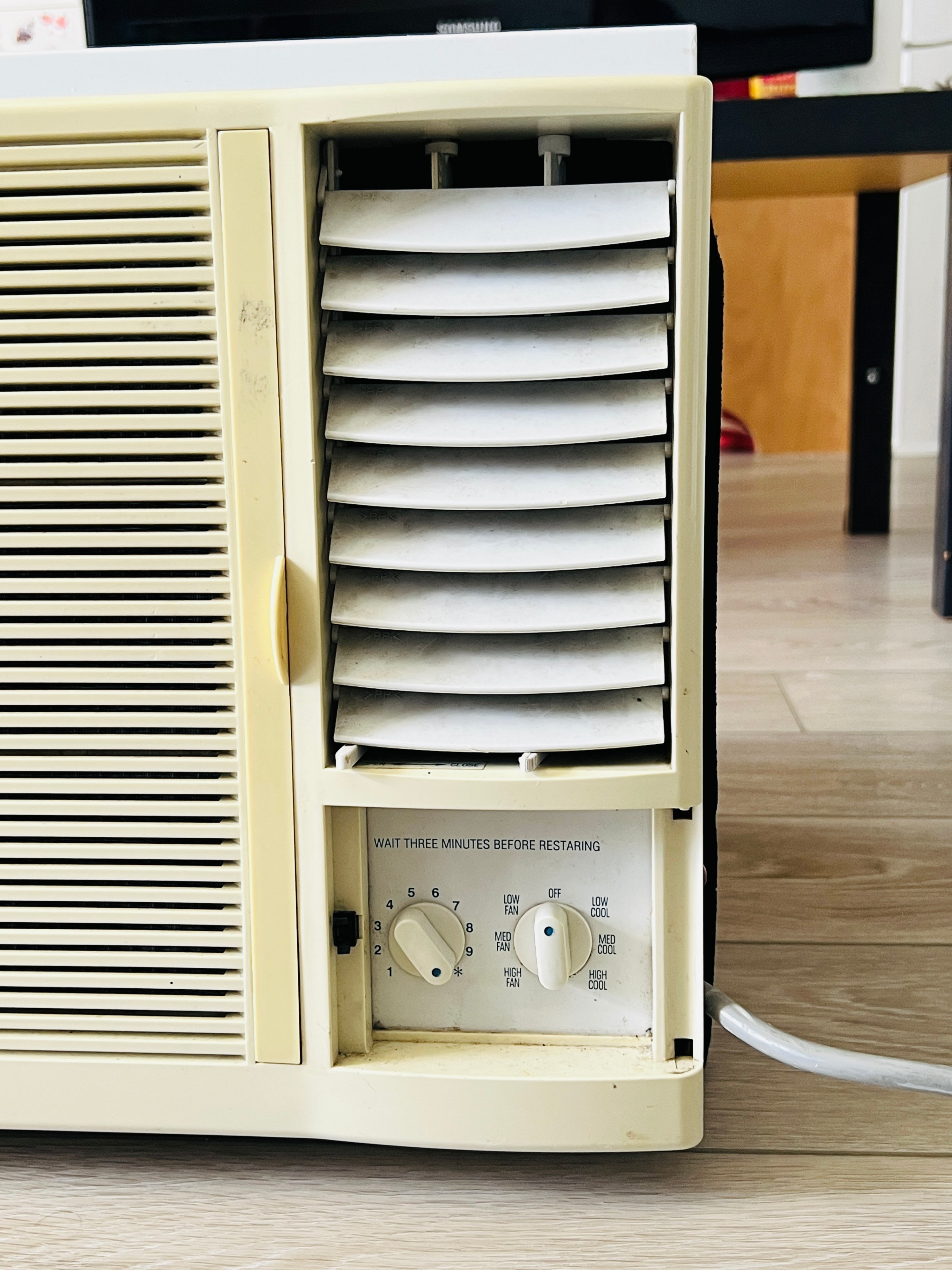 Danby Air Conditioner / climatiseur - photo 2
