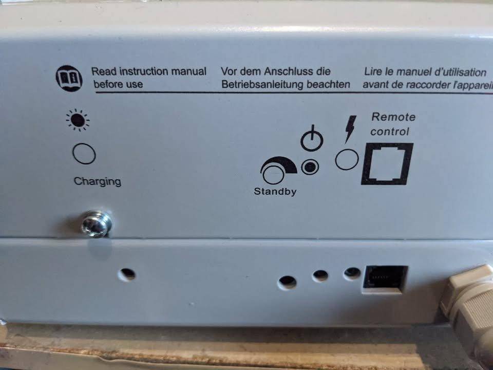 solar inverter, 12V in 230V out, Studer AJ2100-12 off-grid - photo 3