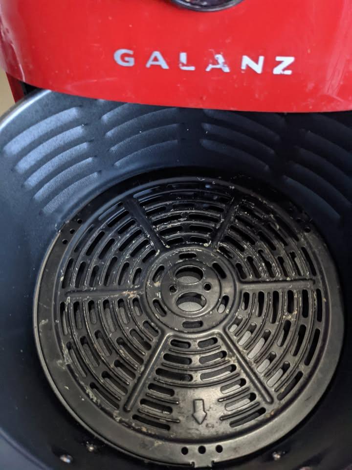 Galanz Retro Electric Air Fryer with Non-Stick Basket - photo 4
