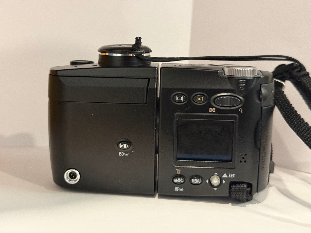 Nikon Coolpix 4500 Digital Camera – 4.0MP Swivel Body, 4x Zoom-N - photo 4