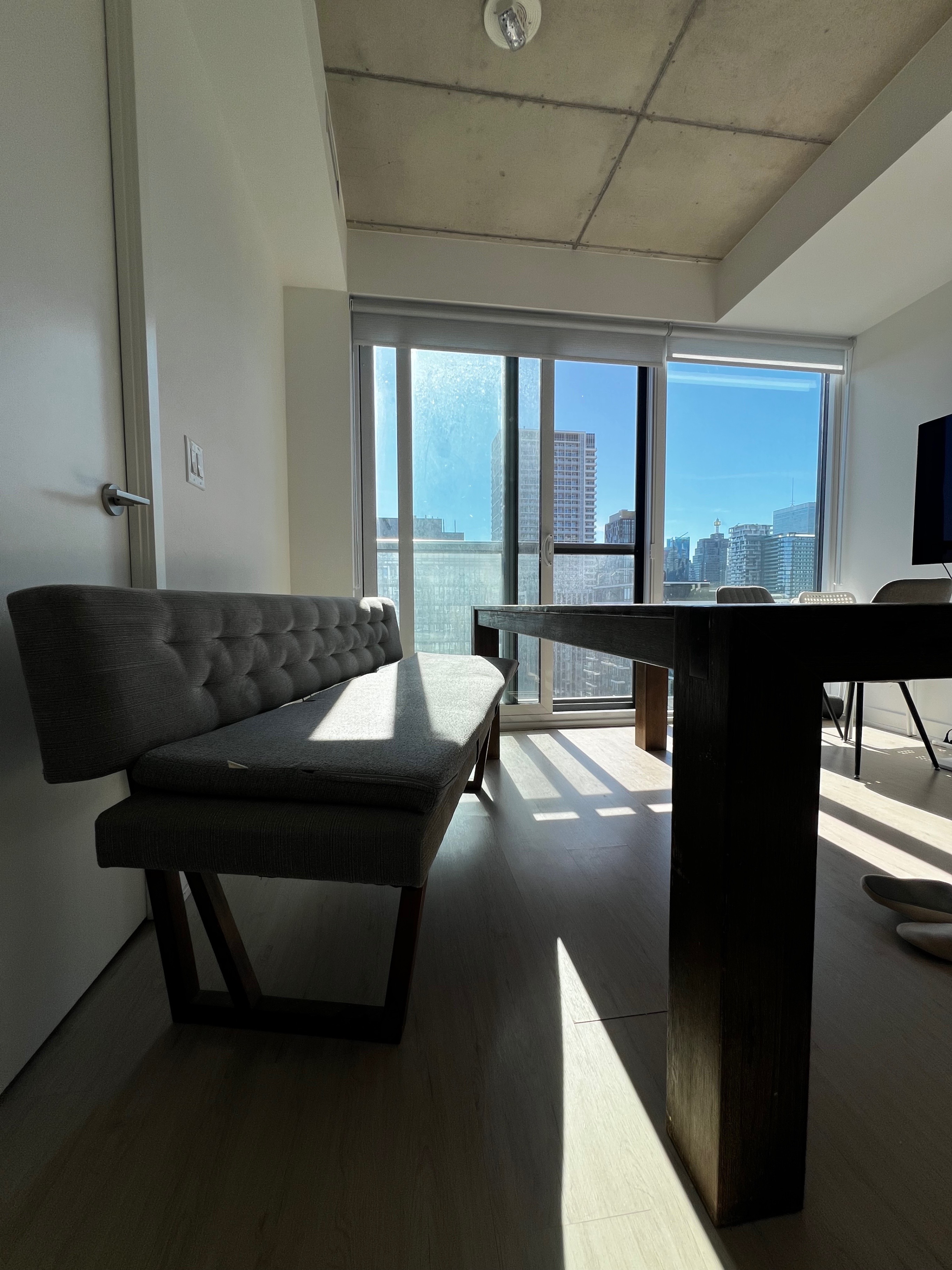 Structube Dining Table & bench - photo 2