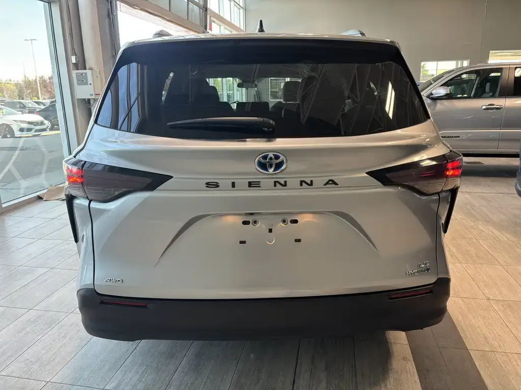 2024 Toyota Sienna - photo 4