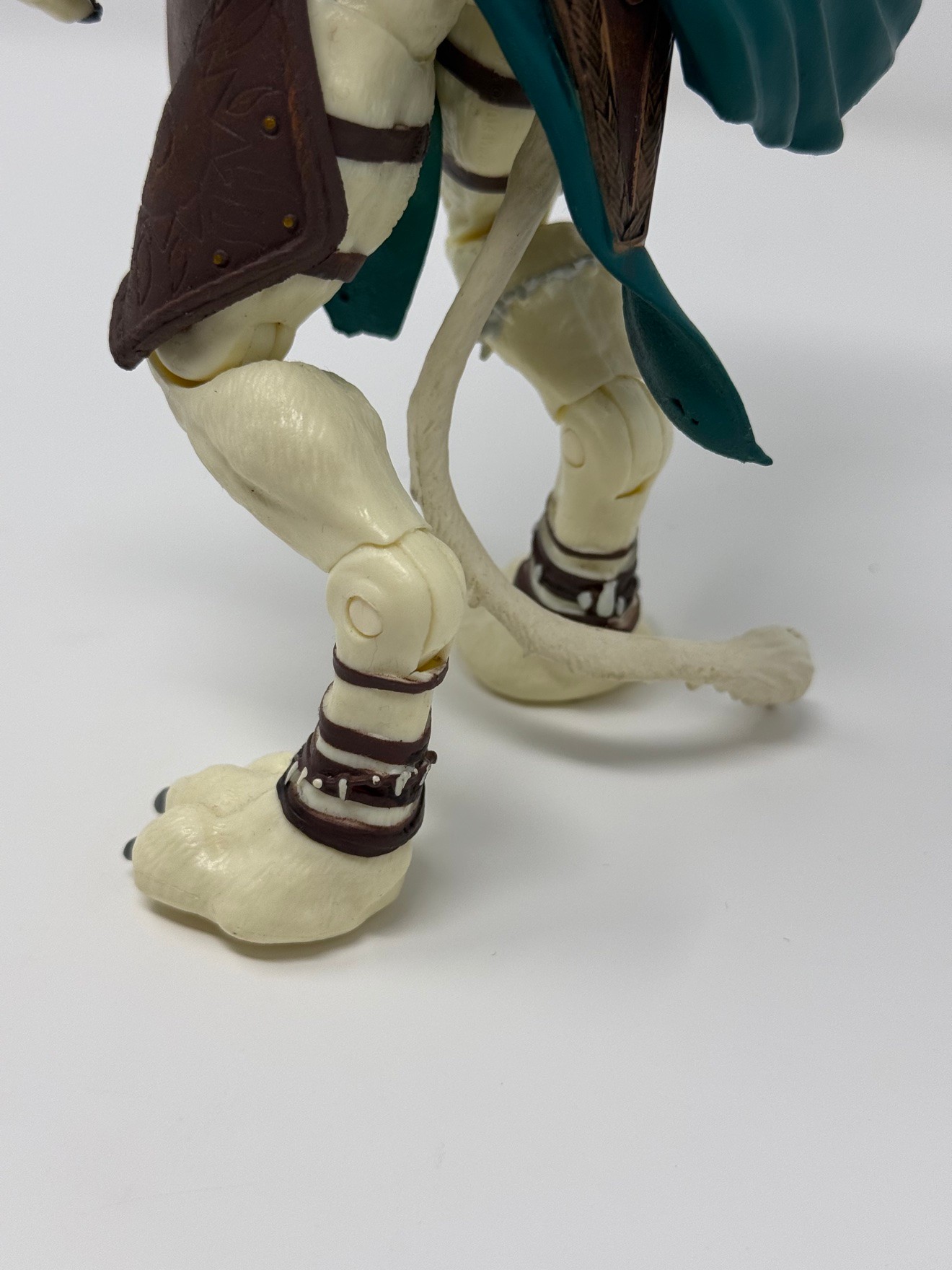 Funko MTG Ajani Goldmane Legacy Figure - photo 4