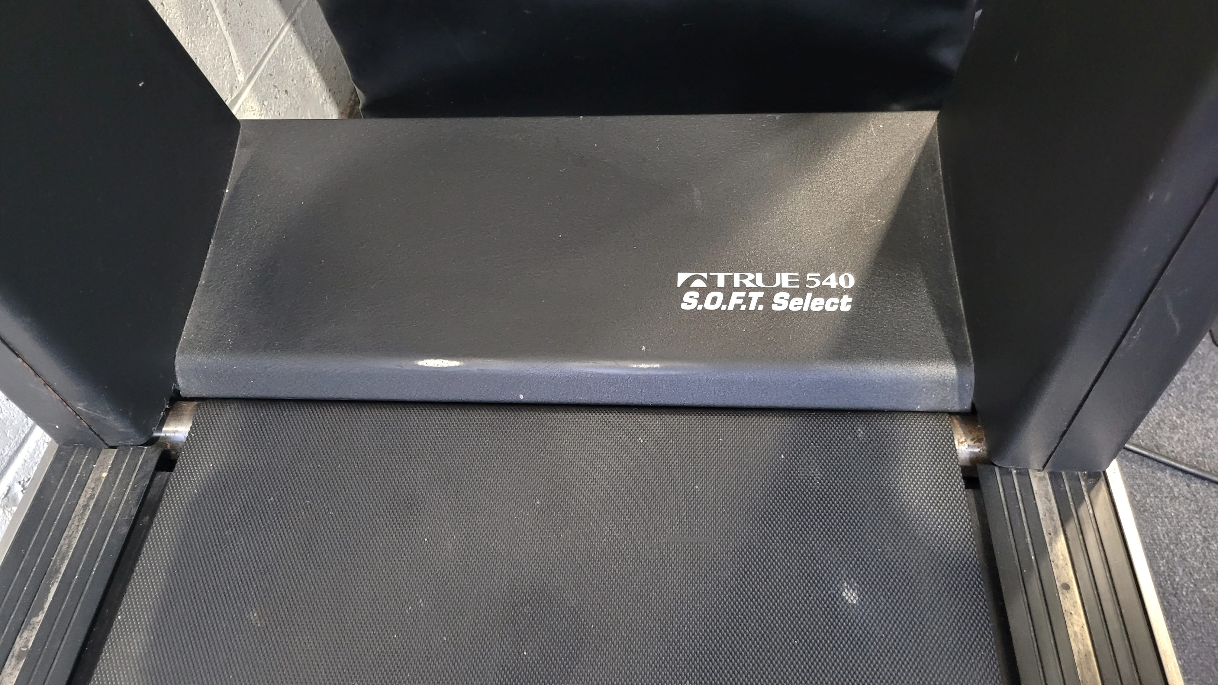 True Fitness 540 S.O.F.T Treadmill, club-quality, one owner - photo 3