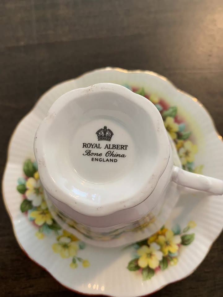 Royal Albert Yellow Primroses Bone China Tea Cup and Saucer - photo 2