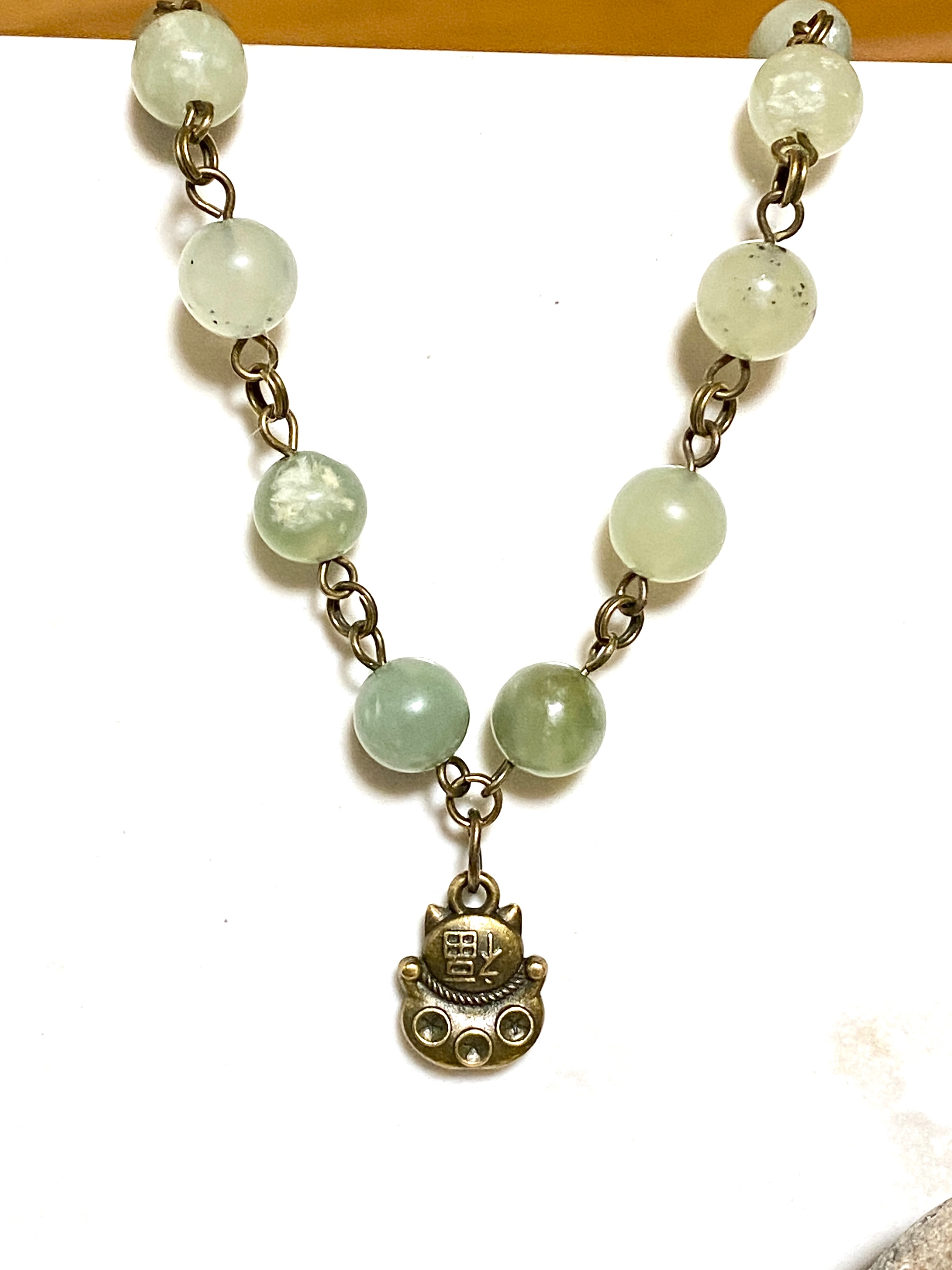 Mint Green Serpentine Short Necklace, Bronze Fortune Cat Pendant - photo 4