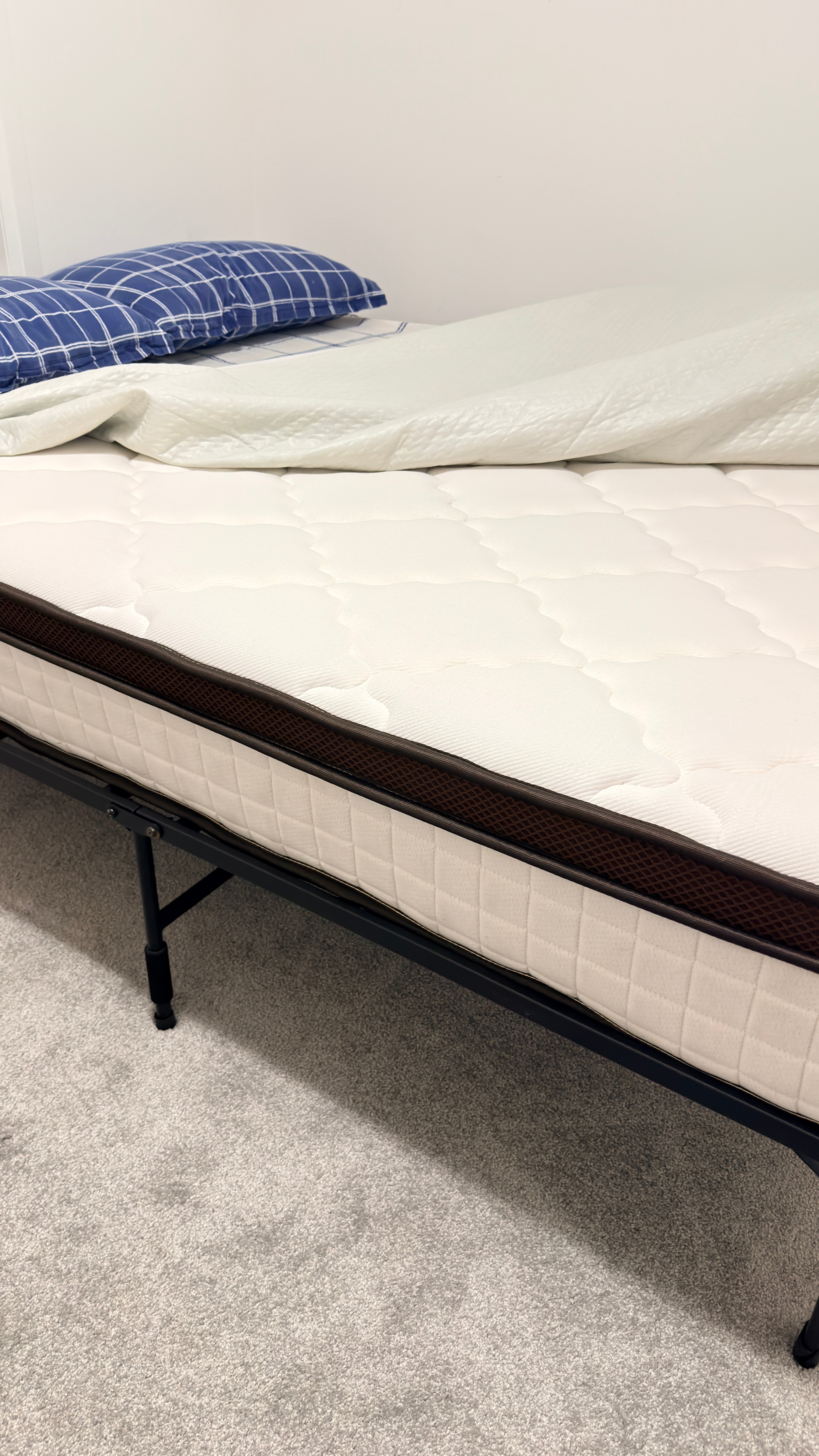 Full-size metal platform bed + mattress - photo 3