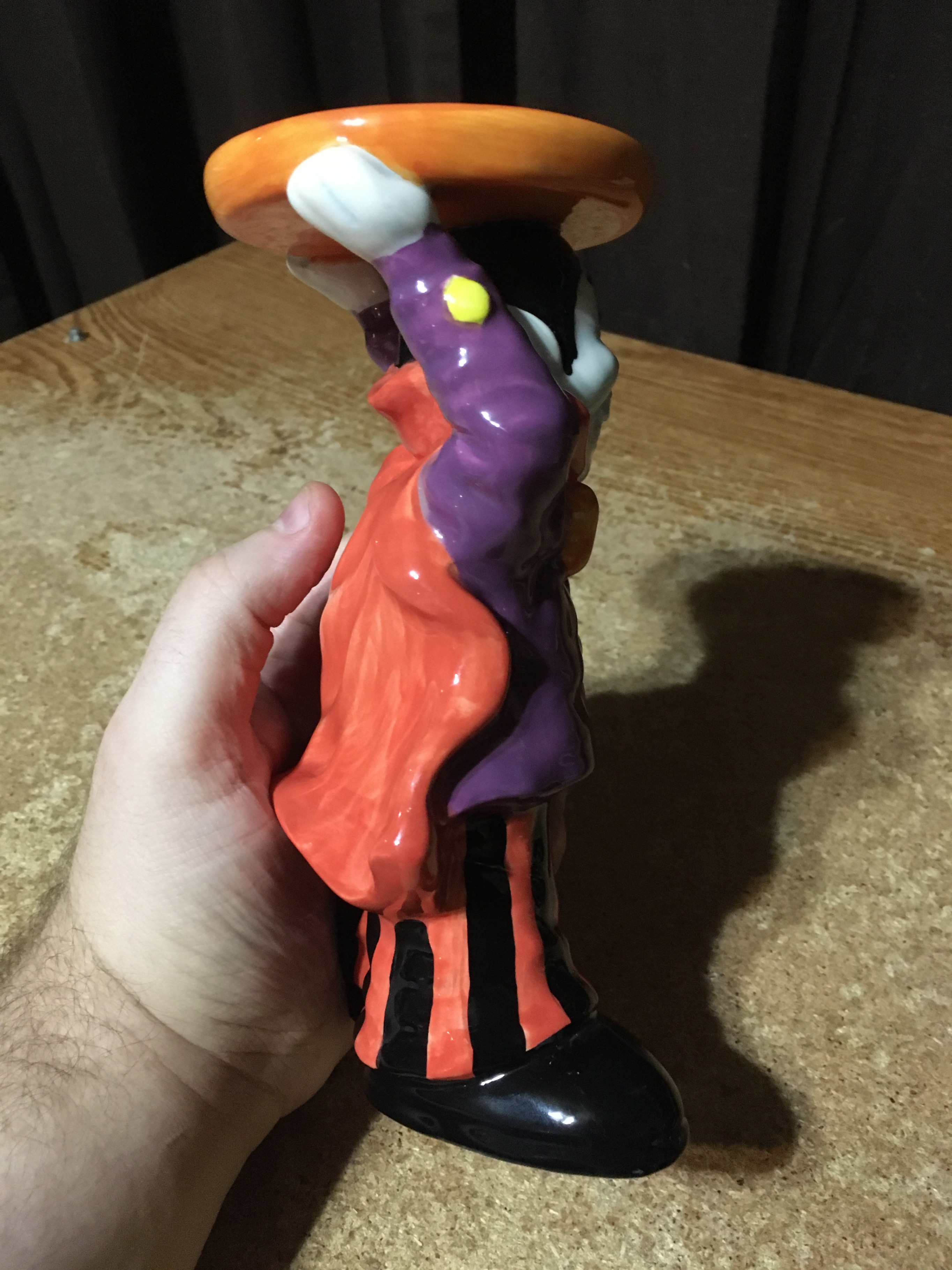 VAMPIRE HOLDING PUMPKIN TRAY CANDLE HOLDER OVER HEAD HALLOWEN - photo 5