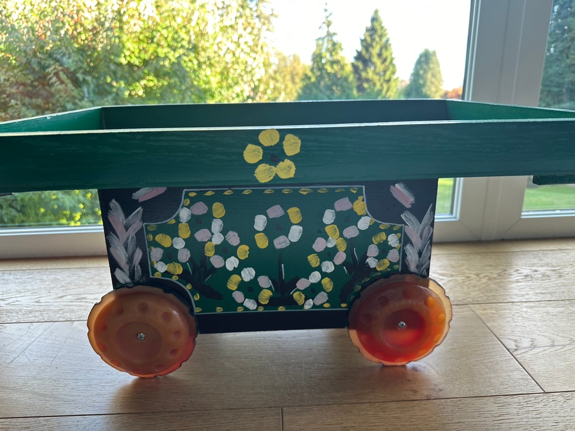 Nostalgia Wooden grocery Wagon