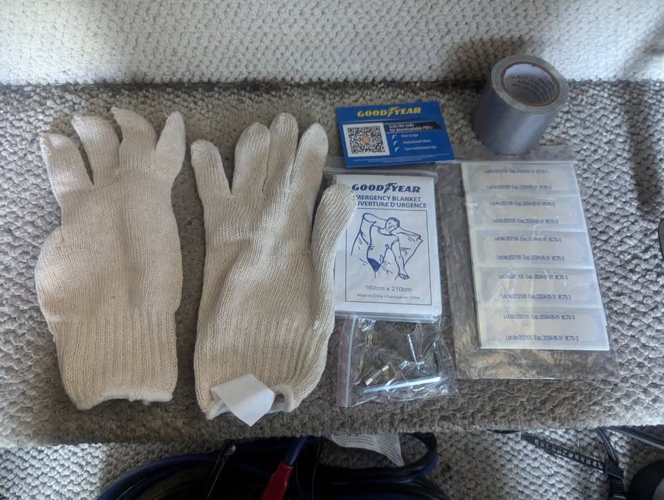Goodyear Travel Safety Kit, Roadside Emergency Kit - photo 4