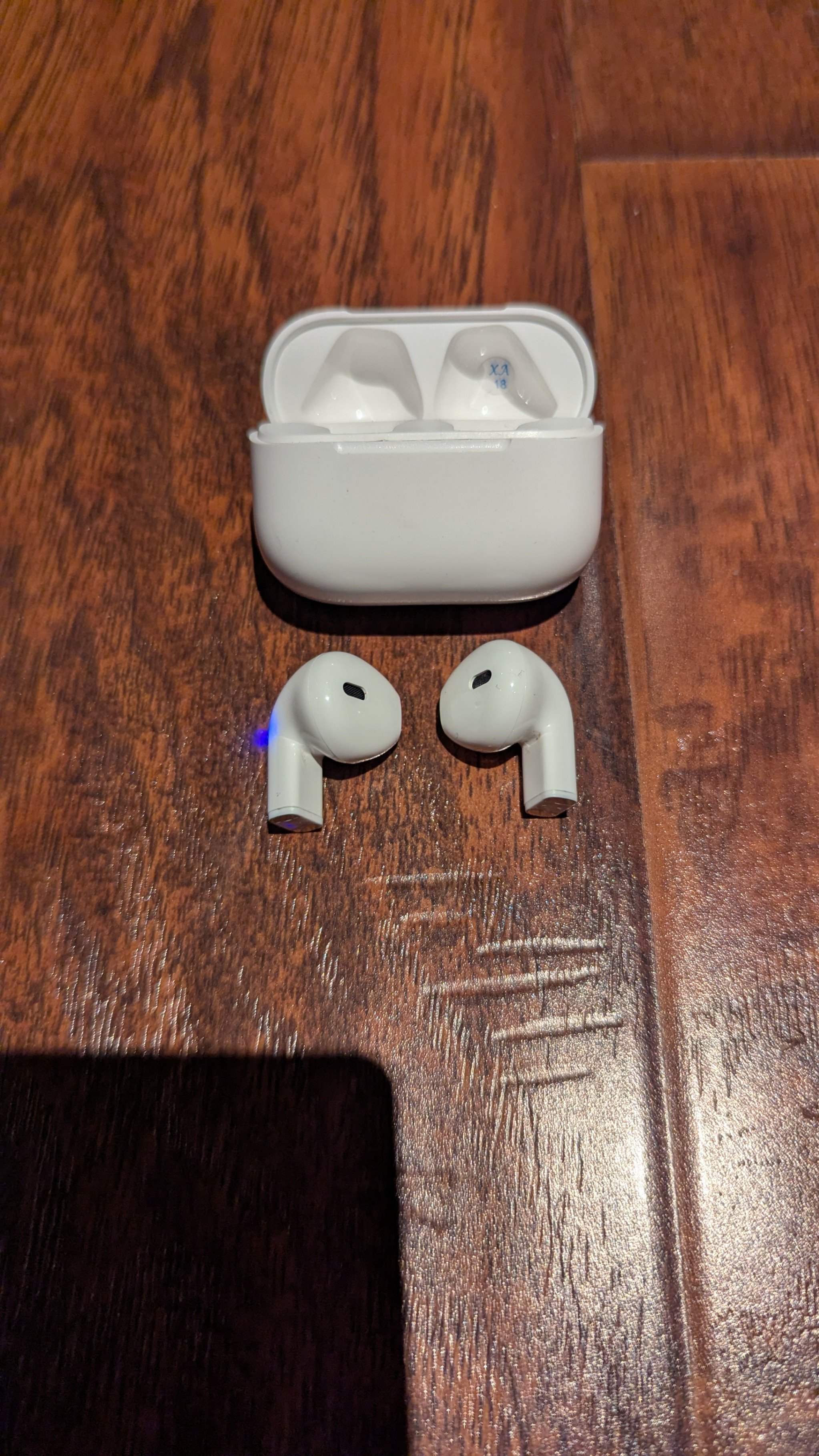 Mini basic earbuds