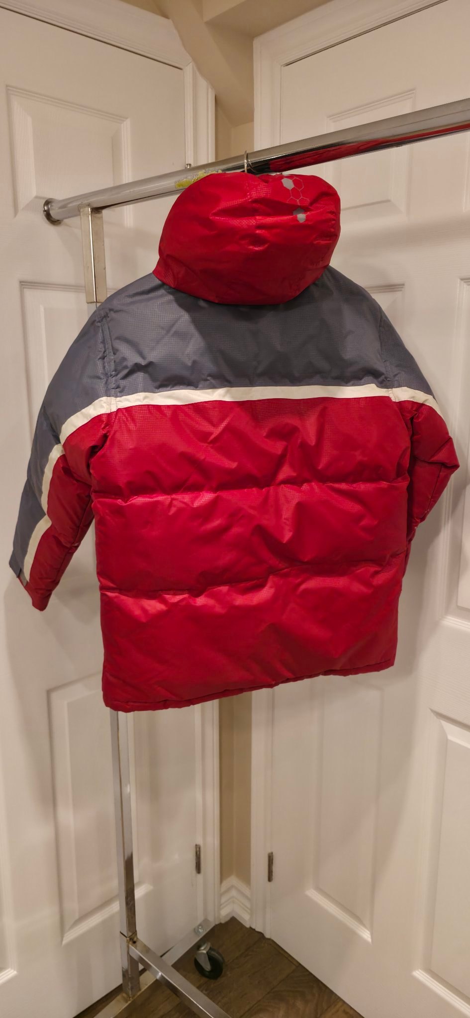 Kids iSPO red and grey puffer jacket, size 10/12 - photo 3