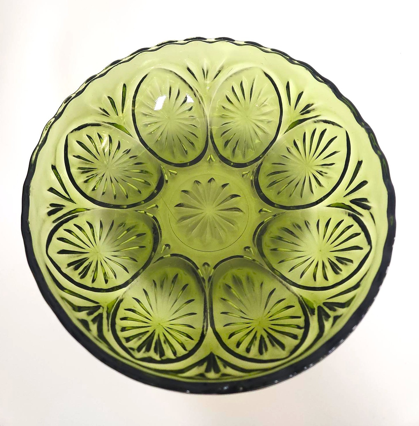 Vintage Anchor Hocking Starburst Medallion Avocado Glass 8" Bowl