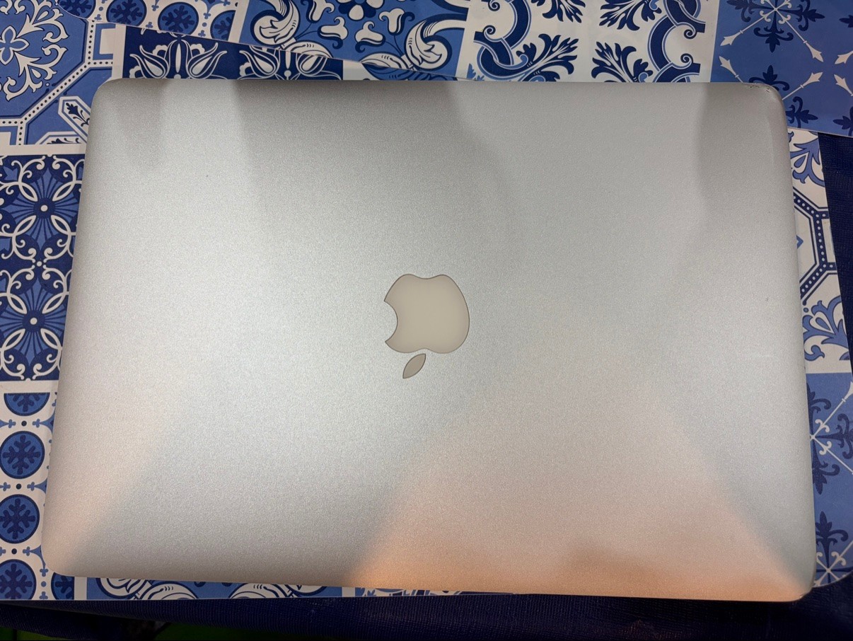 MacBook Air 13-inch (2017) – i5, 8GB RAM, 128GB SSD – $150