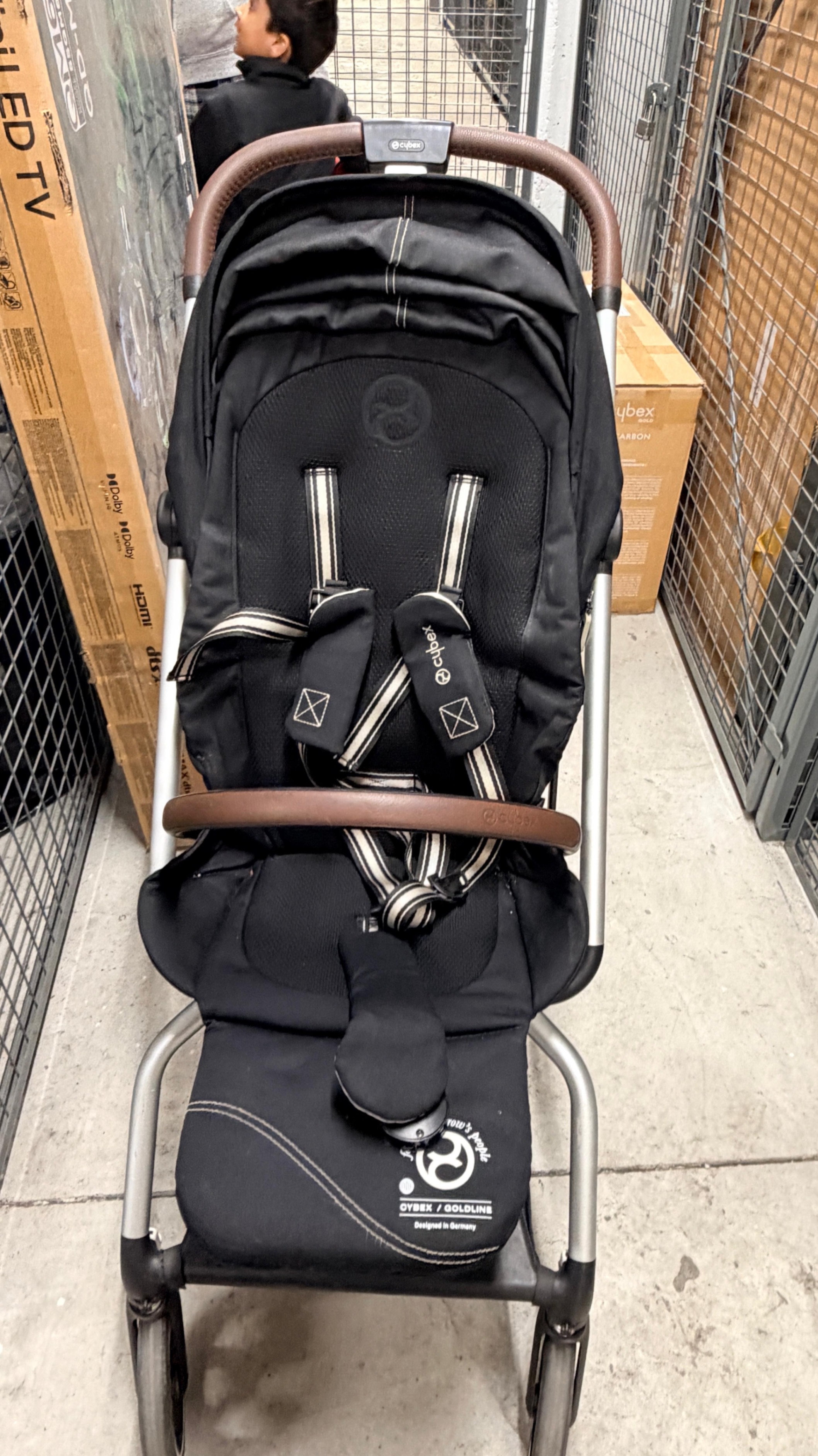Cyber Eezy S Twist Baby Stroller – Black & Brown – Foldable - photo 4