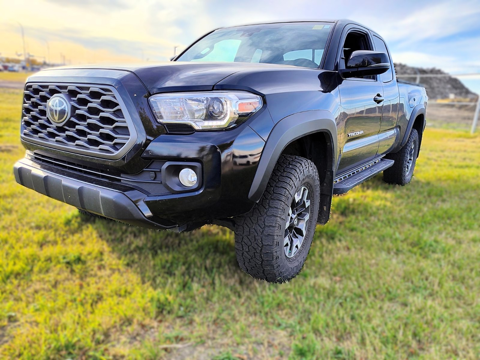 2023 Toyota Tacoma - photo 2