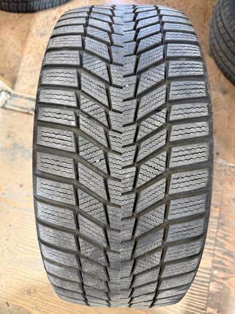 1 X single 225/45/17 Continental Winter Contact SI Plus with 75%