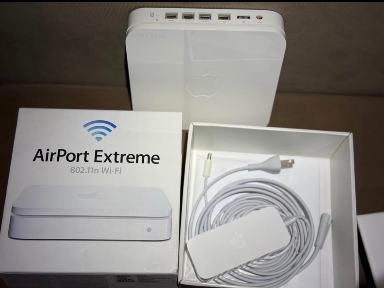 Apple AirPort Extreme 802.11n Router (A1408)