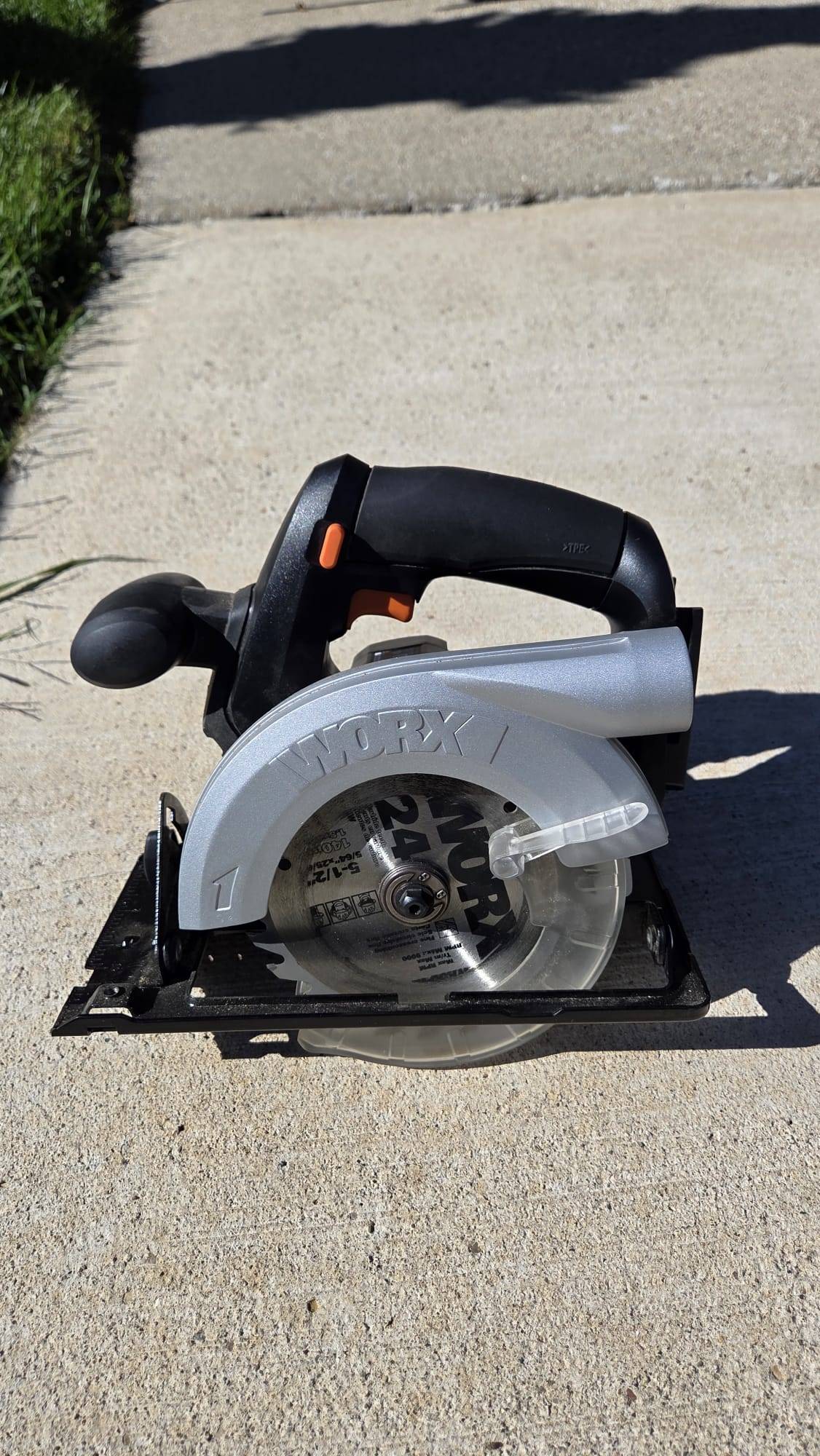 Worx 5-1/2 inch Circular Saw