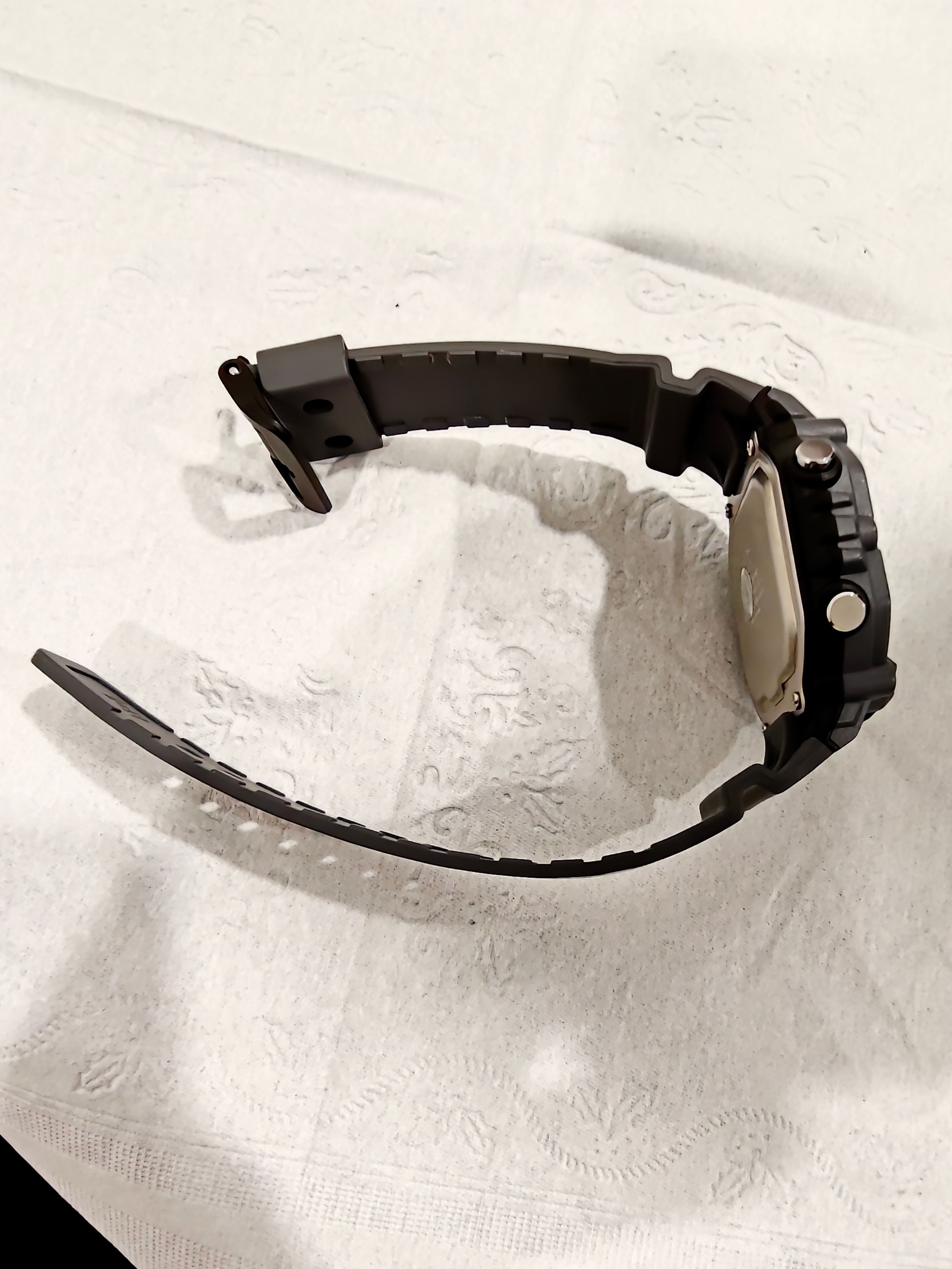 Casio AE-1600H 10-Year Battery Watch - Like New - photo 2