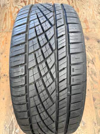 1 X single 225/40/19 Continental extreme contact DWS 06+ w 90%