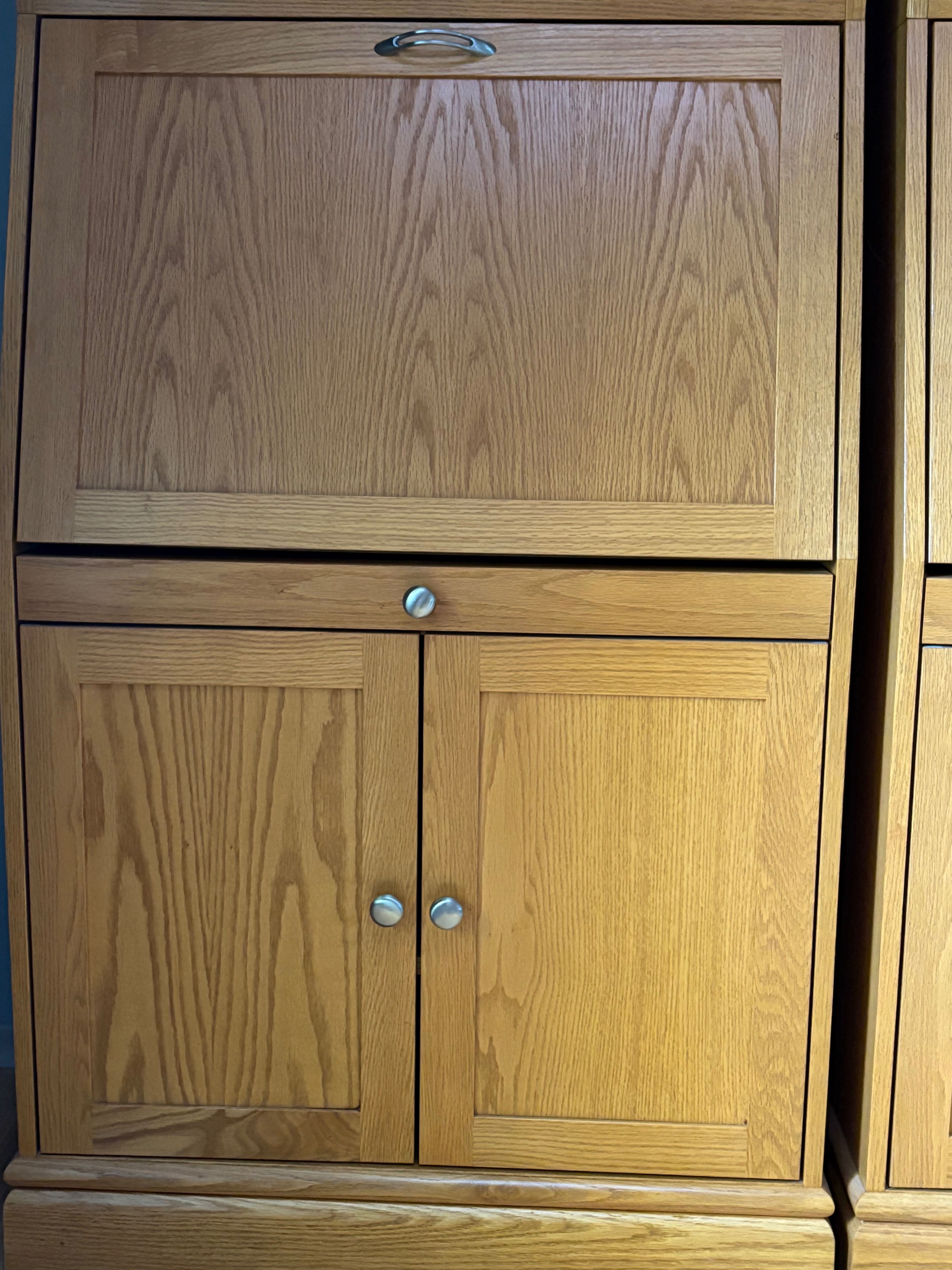 Solid oak bookcase/credenza combination - photo 4