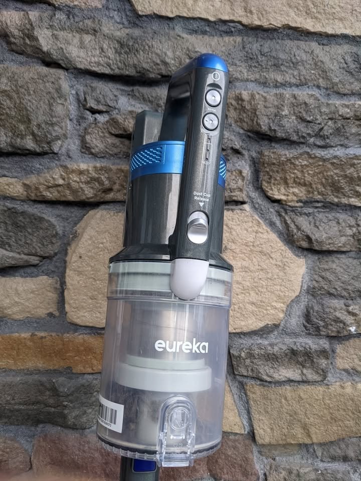Eureka Stylus Lightweight Cordless Vacuum Cleaner, 350W - photo 3
