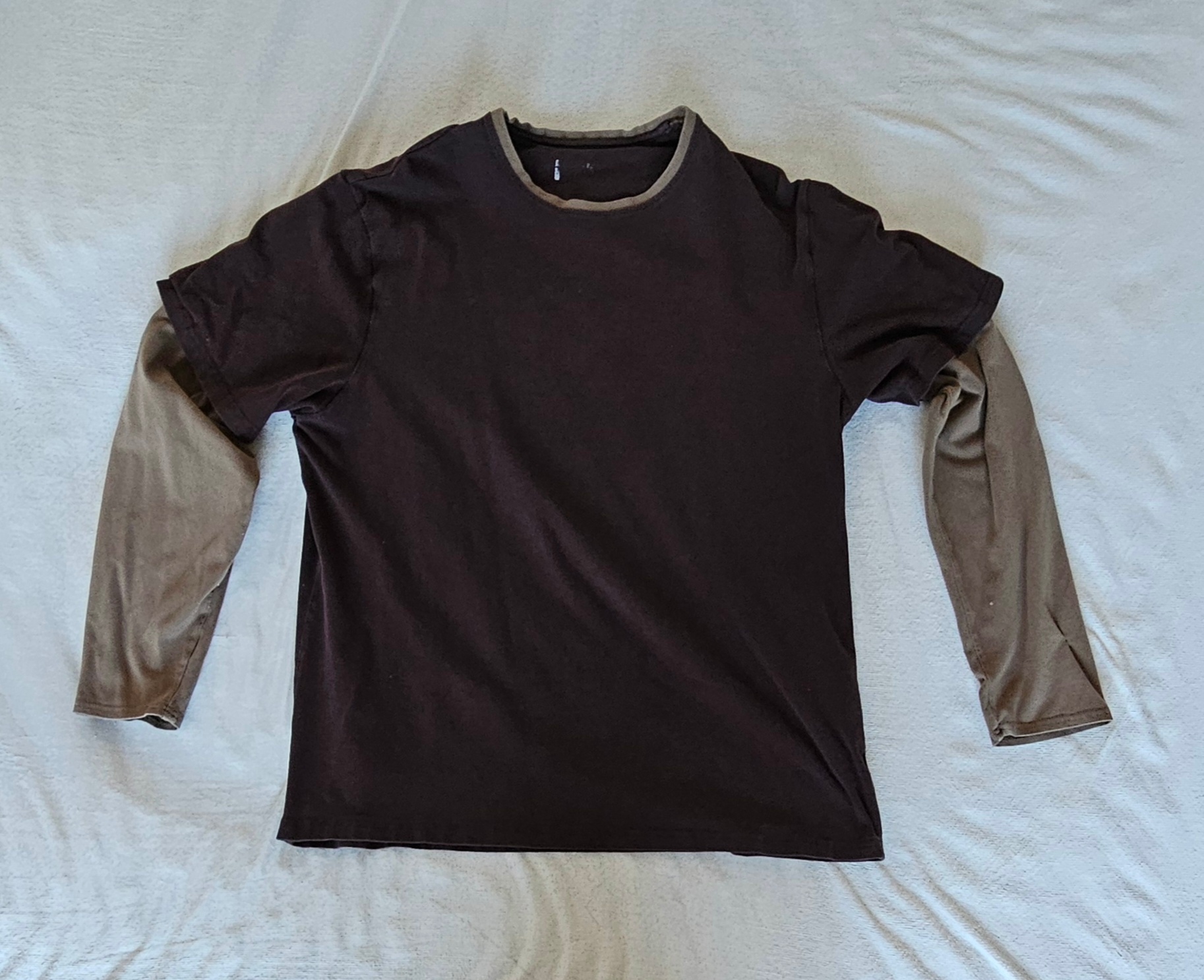 MEN'S BROWN LONG-SLEEVE T-SHIRT (X-LARGE)