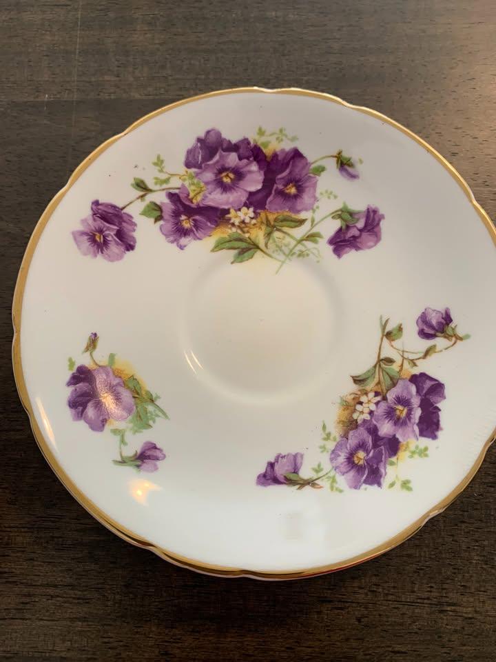 Vintage Floral Teacup and Saucer Set - photo 3