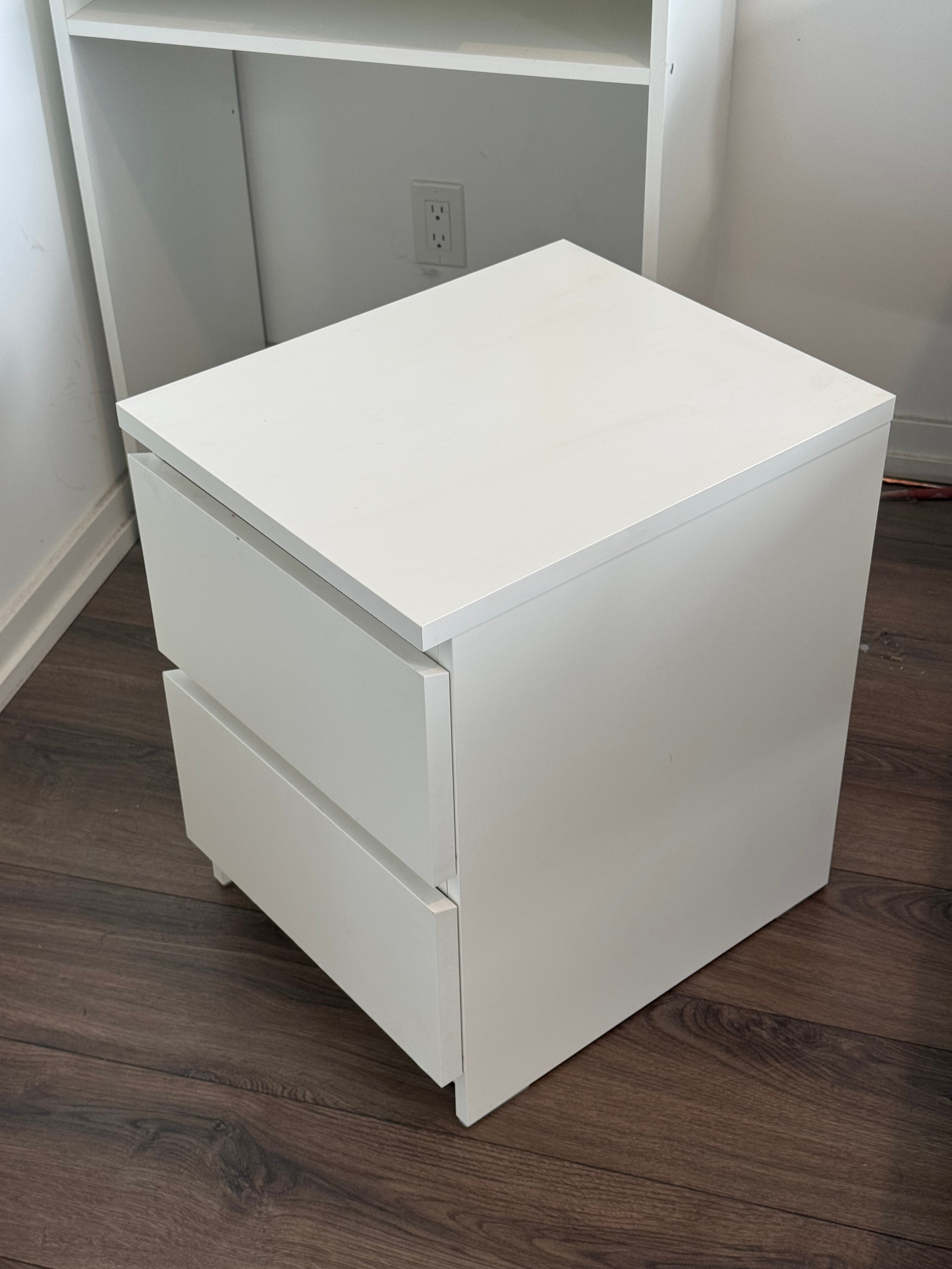 2 IKEA MALM White Bedside Tables / Nightstands - photo 2