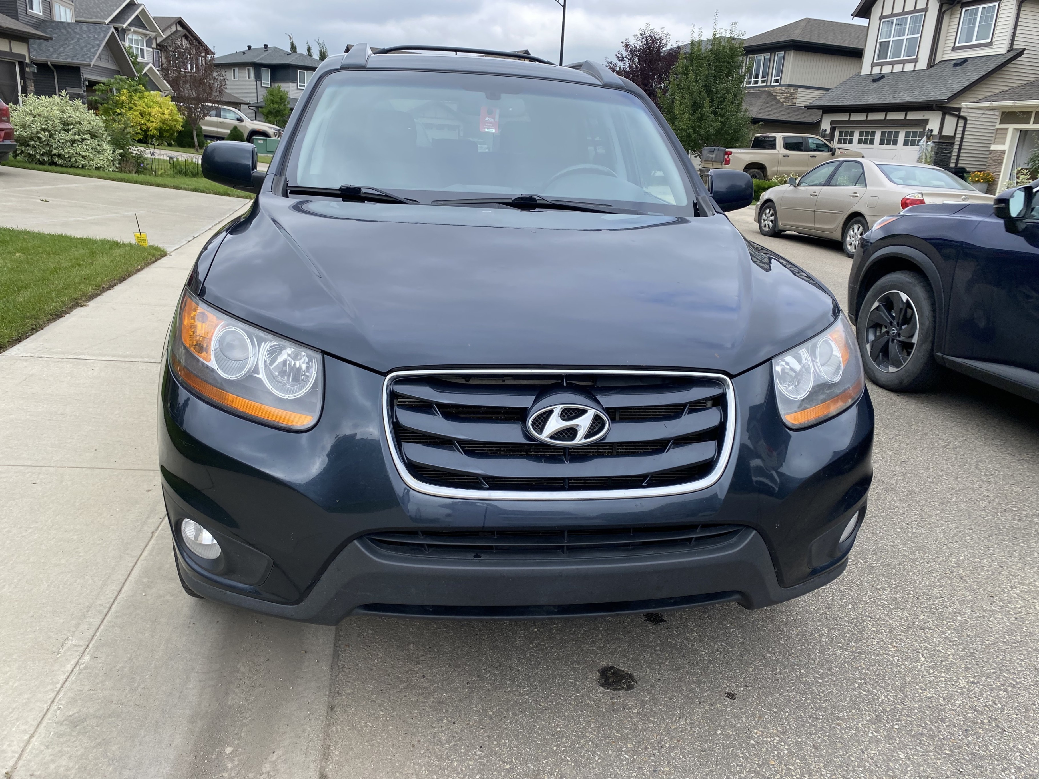 2010 Hyundai Santa Fe Sport – Active Status – AWD – 239K – $4950