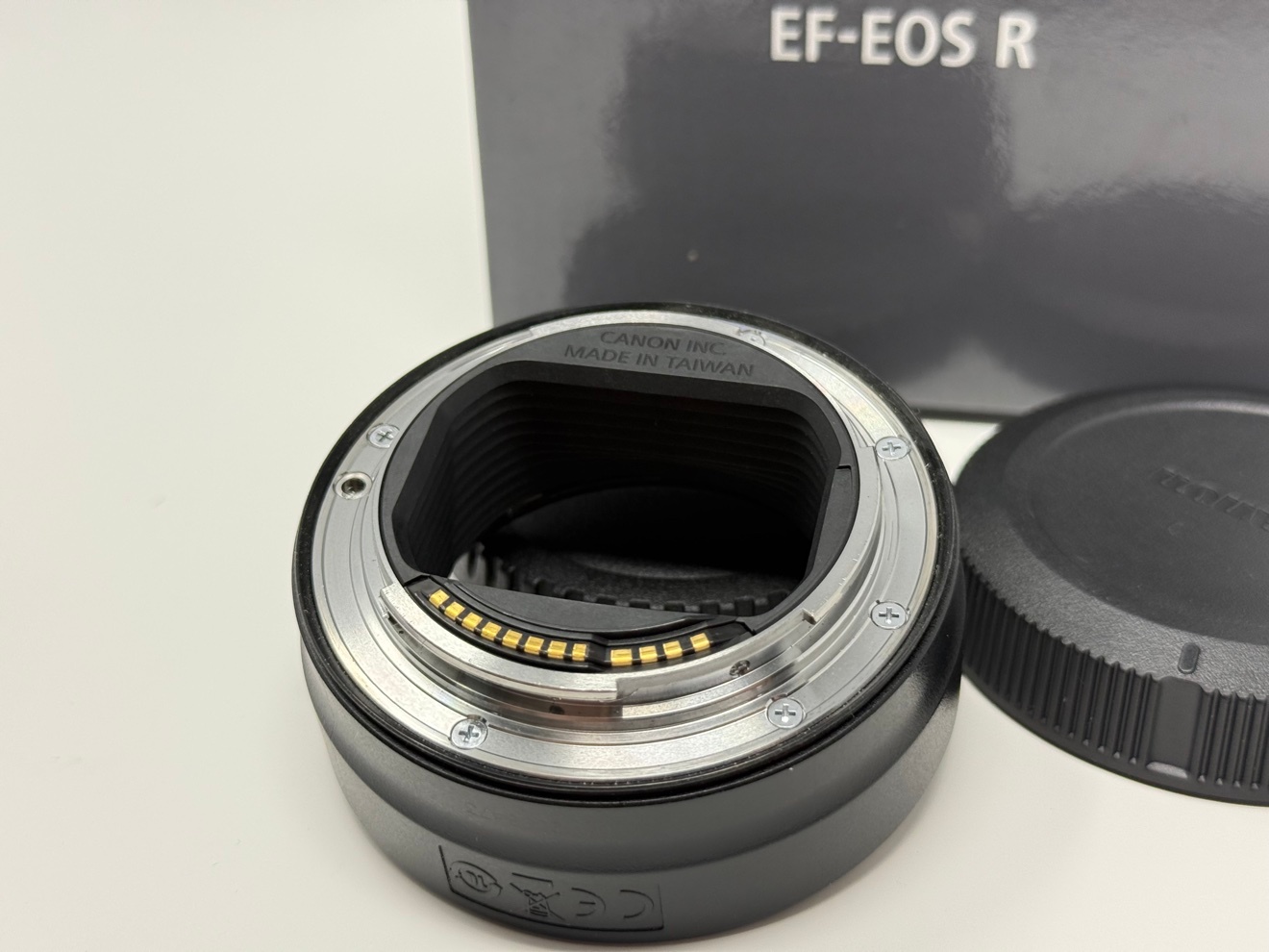 Canon Mount Adapter EF-EOS R - Like New - photo 2
