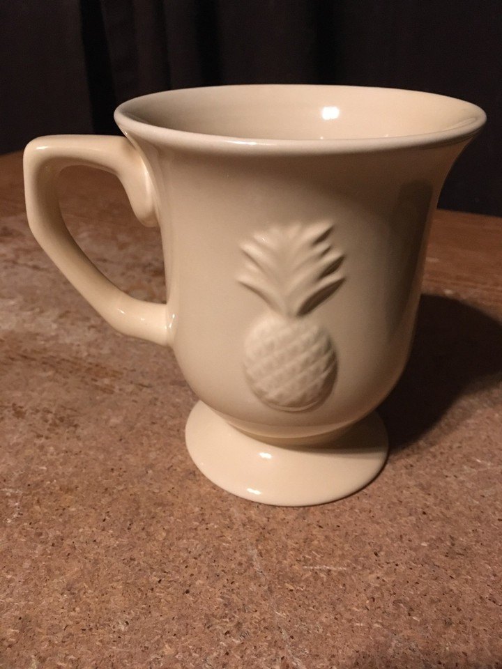 VINTAGE HALLMARK COLLECTORS FOOTED PEDESTAL YELLOW PINEAPPLE CUP - photo 2
