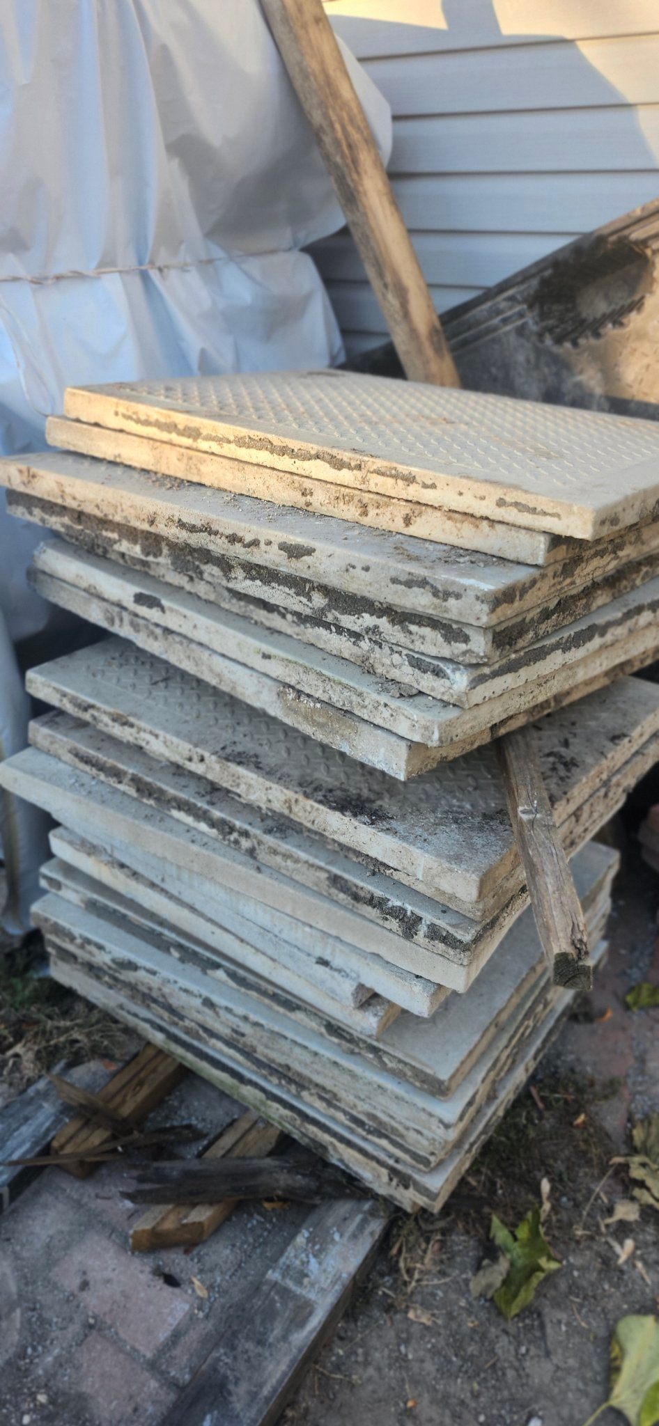 18 pc of diamond 24x30 slabs, 2 pc of 24x24, - photo 3