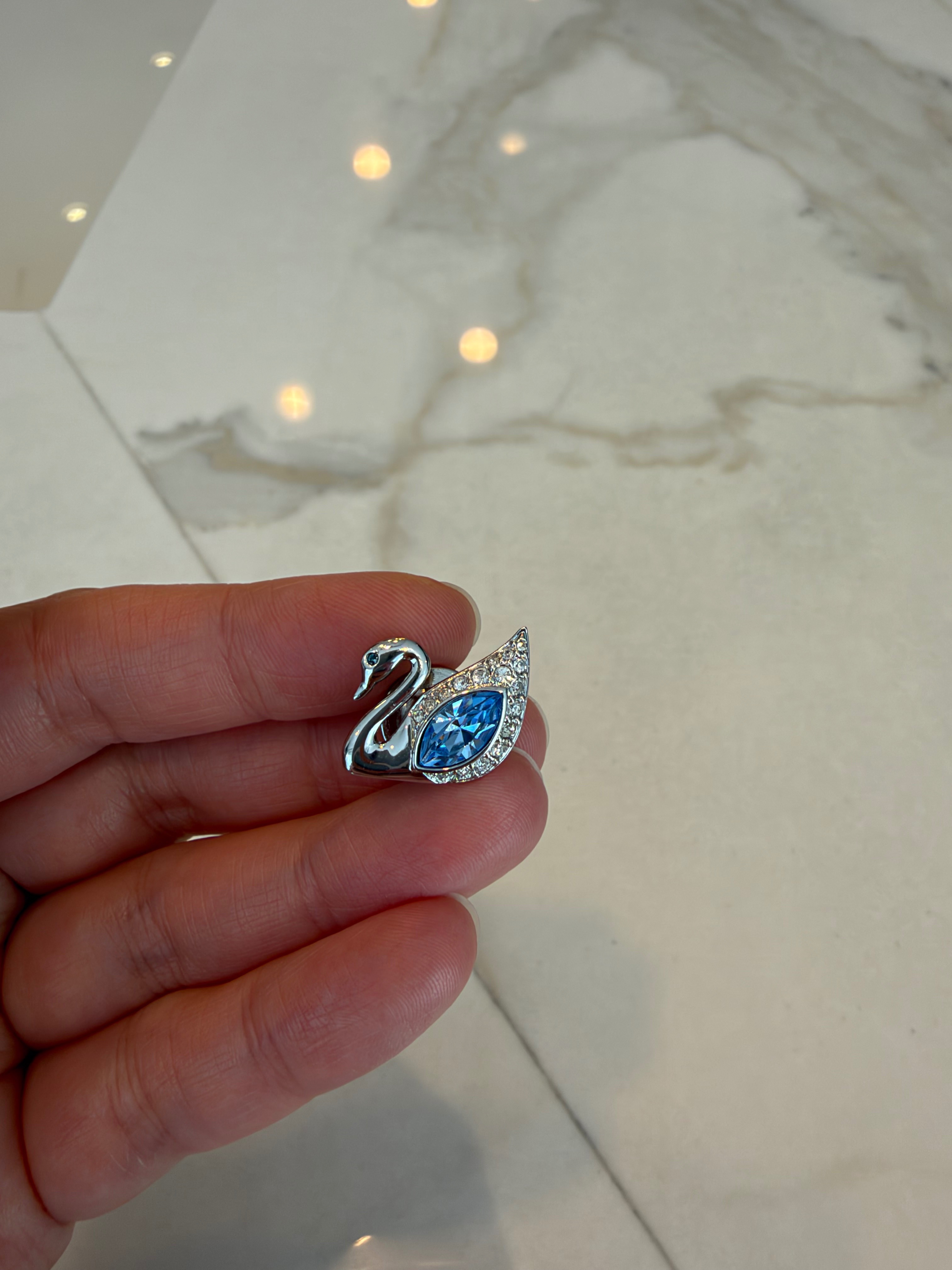 Swarovski SCS 2002 Magic of Dance Blue Swan Pin - photo 2