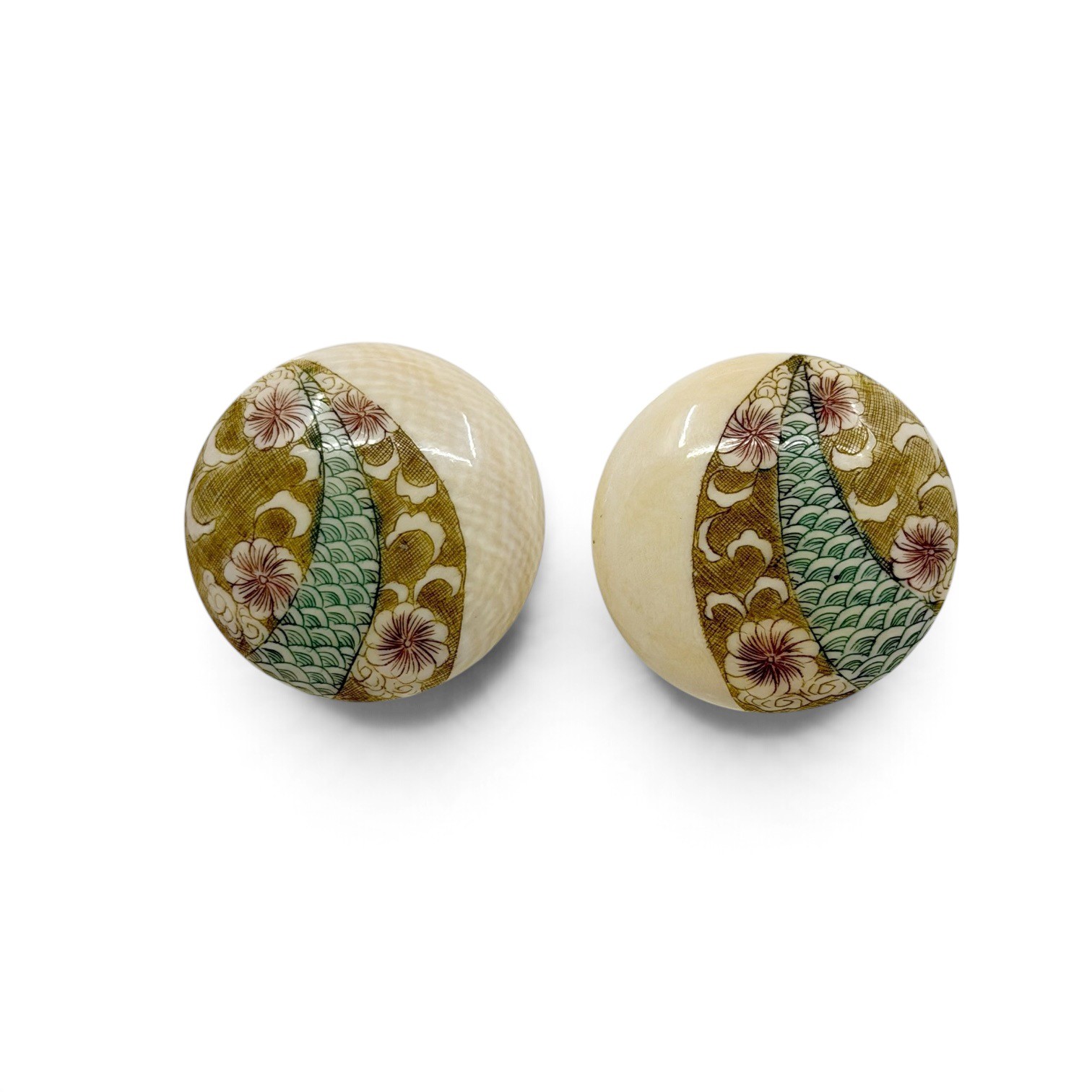 Vintage Japanese hand painted bone earrings - GM1102