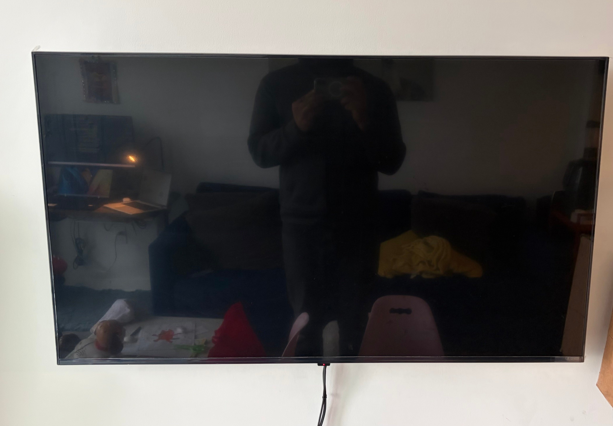 LG 43" QNED 4K Smart TV + Wall Mount + Original Box