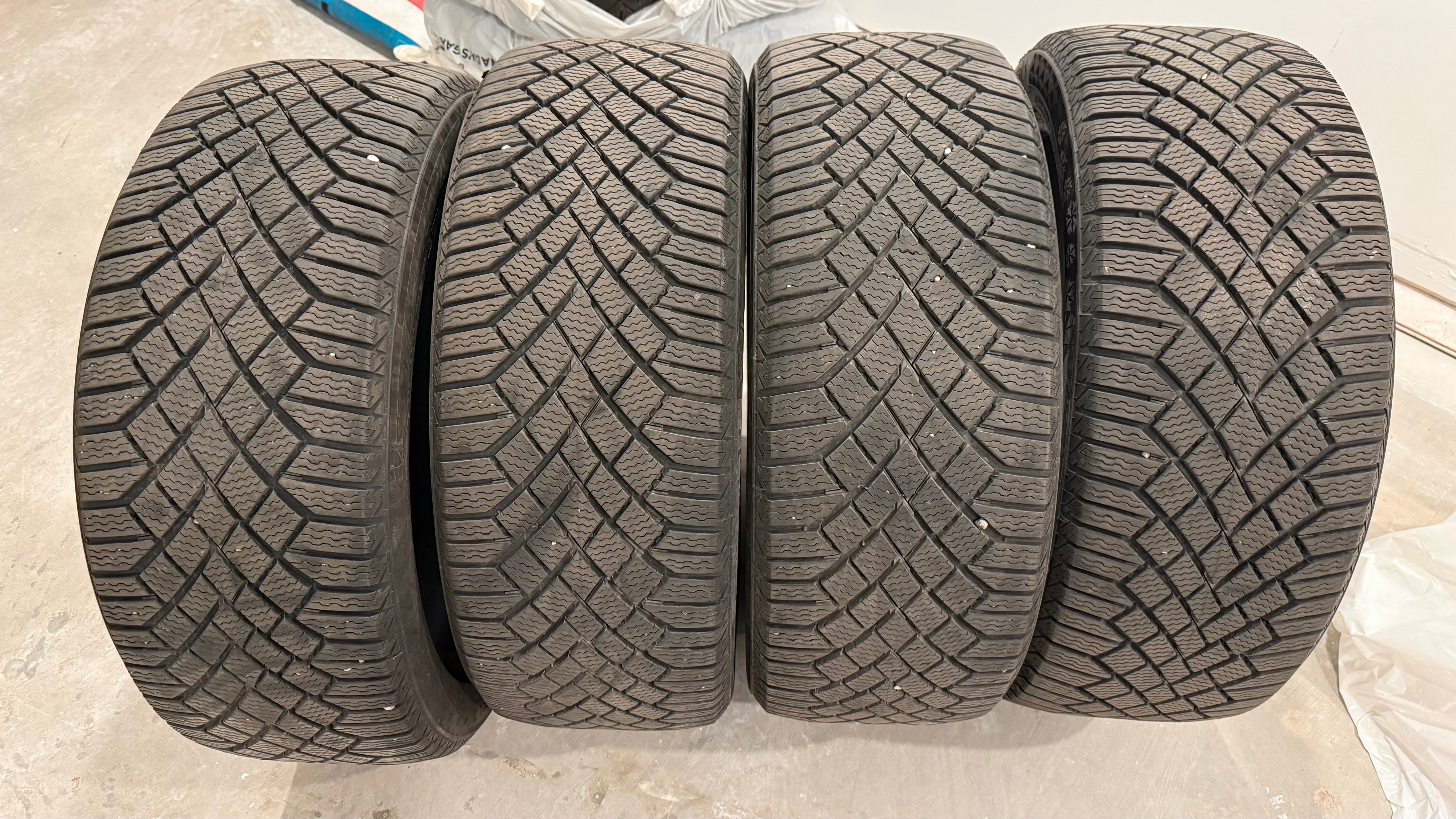 4x Continental VikingContact 7 Winter Tires - 245/45R20 103T XL