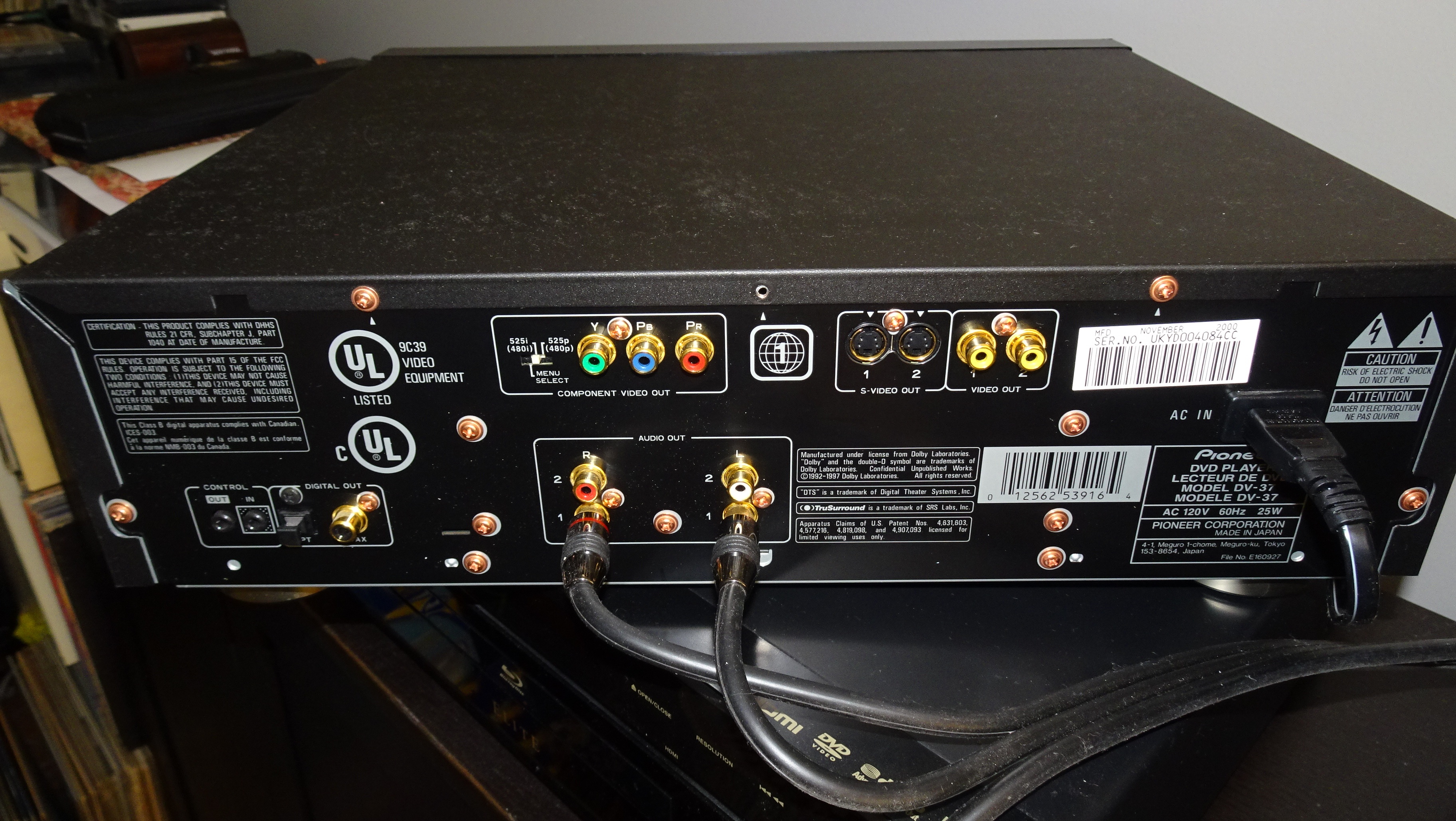 Pioneer Elite DV 37 DVD/CD Player - photo 3