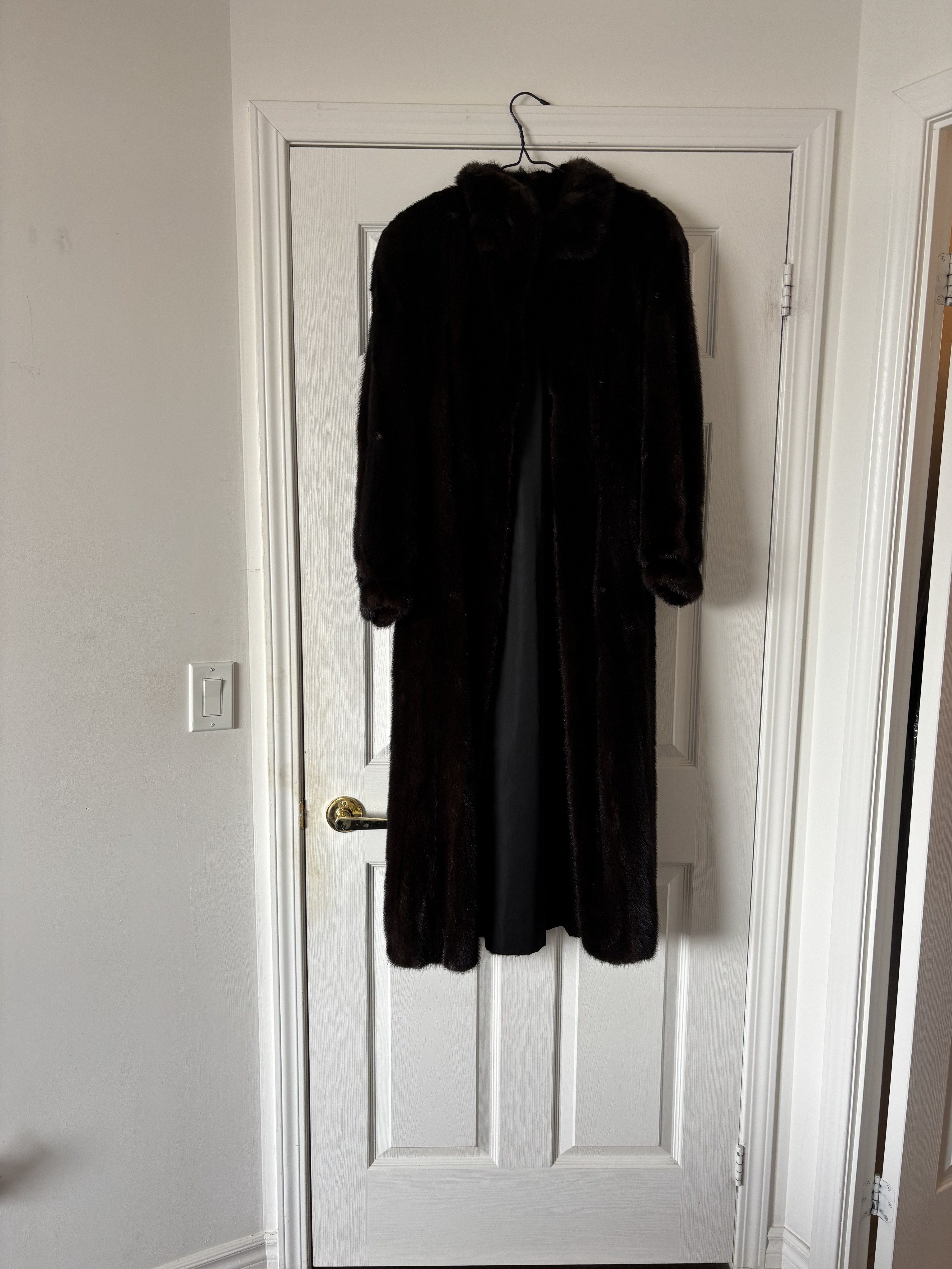 Genuine Mink Fur Coat, Full-Length, Lawrence Furs Toronto, 1988 - photo 5