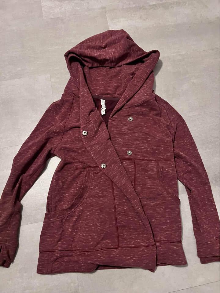 Lululemon size 10 - photo 2